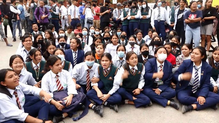 विद्यार्थीलाई यौन दुर्व्यवहार गरेको आरोपमा सेन्ट लरेन्स कलेजका शिक्षक पक्राउ