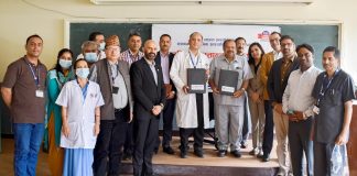 नेपाल लाइफ इन्स्योरेन्सद्वारा शिक्षण अस्पताललाई १०० वटा ह्वीलचियर हस्तान्तरण