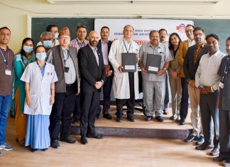 नेपाल लाइफ इन्स्योरेन्सद्वारा शिक्षण अस्पताललाई १०० वटा ह्वीलचियर हस्तान्तरण