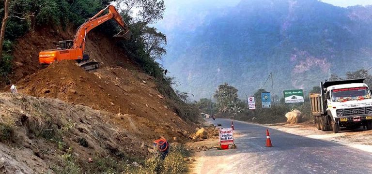 मुग्लिन-पोखरा सडक विस्तार गरिँदै, याम्पा-घाँसीकुवा खण्ड दैनिक पाँच घण्टा बन्द