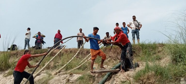 जैविक तटबन्धले हौसिएका अठार नम्वर पिल्लर बस्तीका अनुहार (फोटोफिचर)