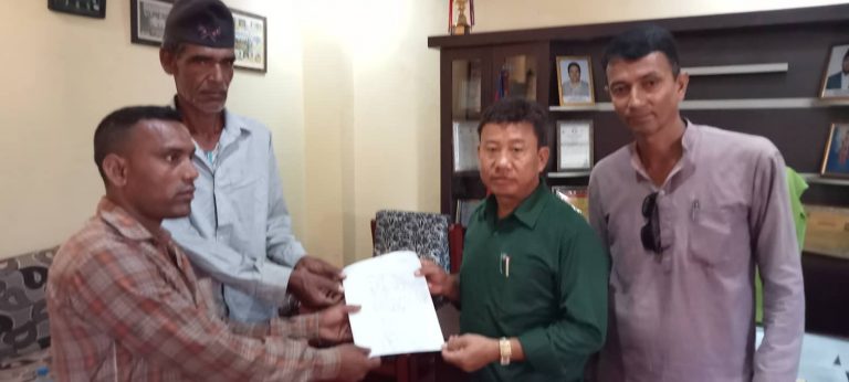 दोधारा चाँदनीका मेयरलाई बादी परिवारले भने-‘आवास र रोजगारी दिनुस्’