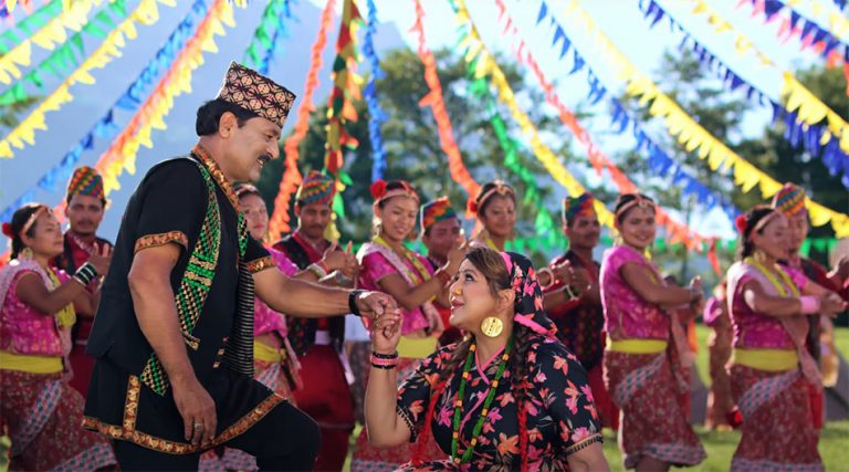 लोक गायक प्रेमराजा महतको  ‘पीपल डाँडे साइँली’ (भिडियोसहित)