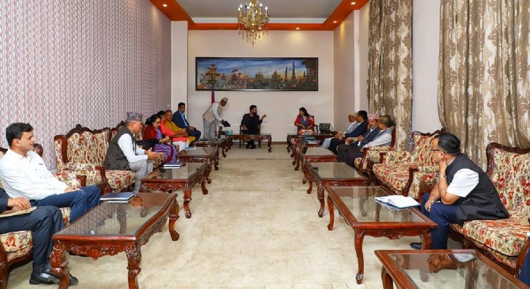 उपत्यकाका मेयरलाई बालेनले भने- ‘साझा समस्यामा समाधान निकालौँ, फोहोर स्रोतमै वर्गीकरण अनि मल’