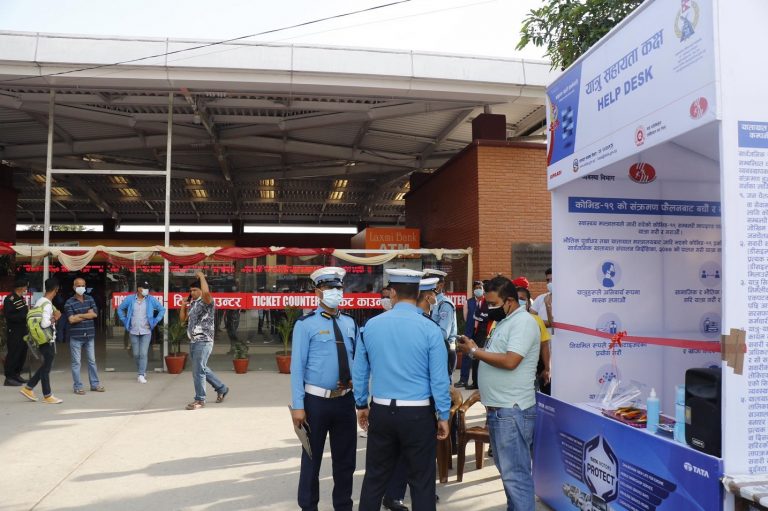चाडपर्व लक्षित सुरक्षा: नाकाहरूमा विशेष ‘चेकिङ’, विभिन्न स्थानमा ‘यात्रु सहायता कक्ष’