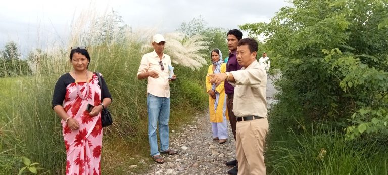 दोधारा चाँदनीका मेयर उपमेयर बाढी प्रभावित बस्तीमा