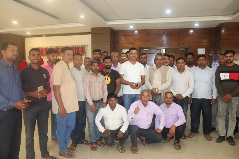 रुपन्देही–१ मा एमालेलाई झड्का, घनश्यामलाई समर्थन गर्दै ३७ नेताले त्यागे पार्टी