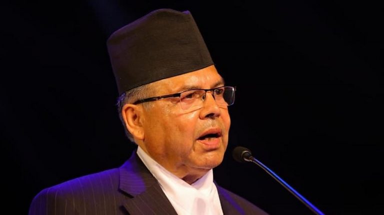 इलाममा महेश बस्नेतले अग्रता कायमै, पछि परे झलनाथ खनाल