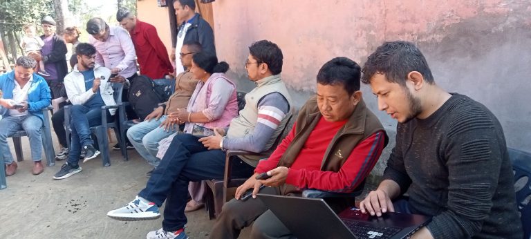 विपद् पूर्व तयारीका लागि दोधारा चाँदनीमा मोबाइल एफ मार्फत घरधुरी नमुना सर्वेक्षण