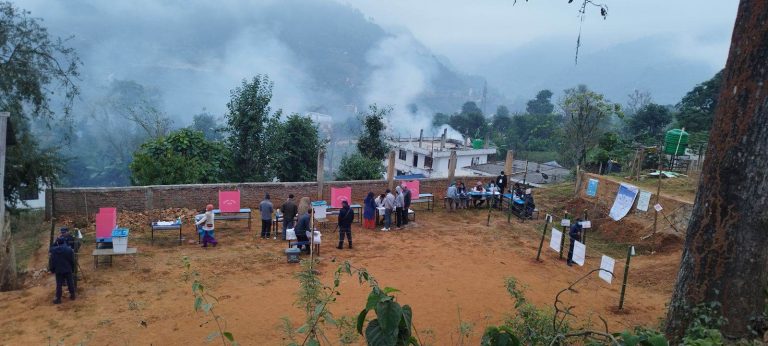 प्रतिनिधि र प्रदेश सभा सदस्य चयनका लागि देशभर मतदान शुरु