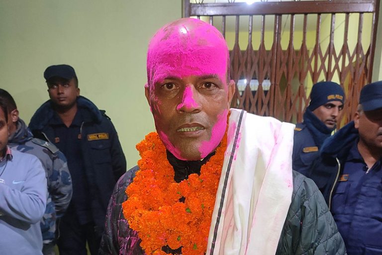 सर्लाही  क्षेत्र  ४ मा कांग्रेसका ‘विद्रोही’ उम्मेदवार अमरेश सिंह विजयी