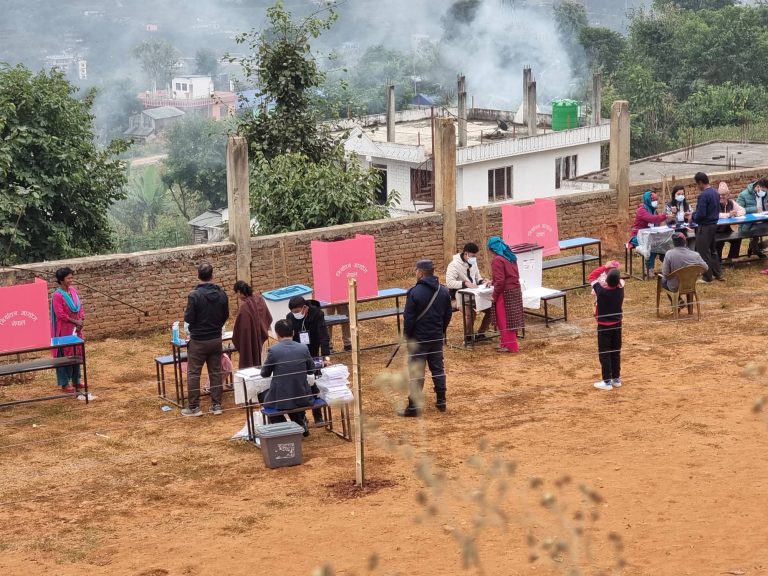 सकियो मतदान, ६० प्रतिशत आसपास मत खसेको अनुमान