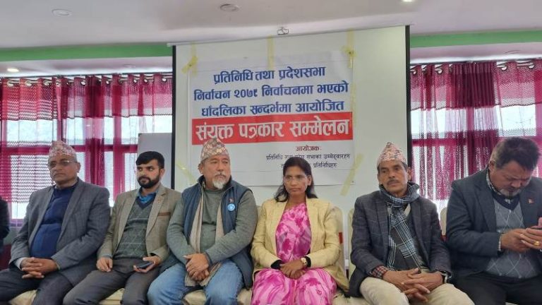 एमालेकी सचिव पद्मा अर्यालद्वारा स्याङ्जा-१ का ४ मतदान केन्द्रमा  पुनः मतदानको माग,बुथ कब्जाको आरोप