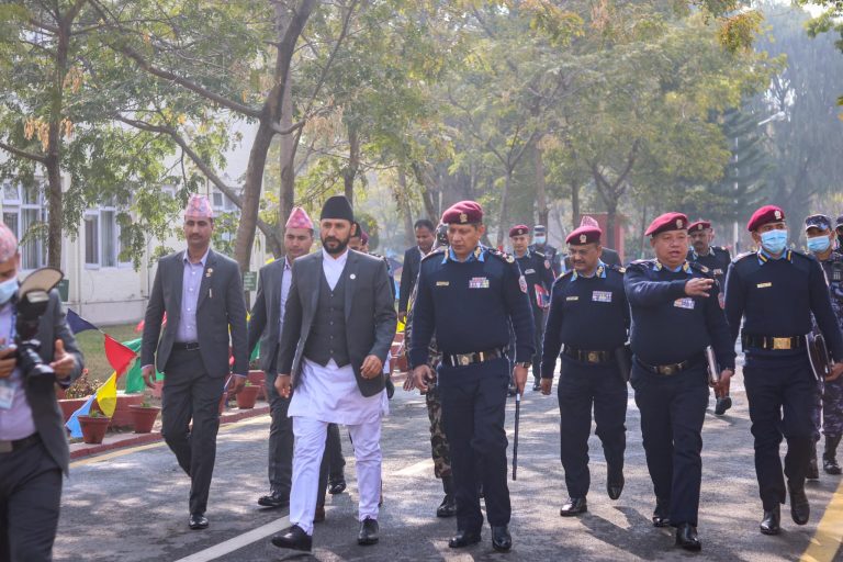 ‘नियमसम्मत काममा हस्तक्षेप हुँदैन, सरुवा-बढुवाका लागि नेताको दैलोमा गए कारबाही गर्छु’