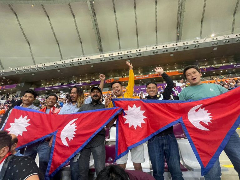 कतारमा रहेका नेपाली आप्रवासी कामदारलाई कोकद्धारा विश्वकप २०२२ हेर्ने मौका प्रदान