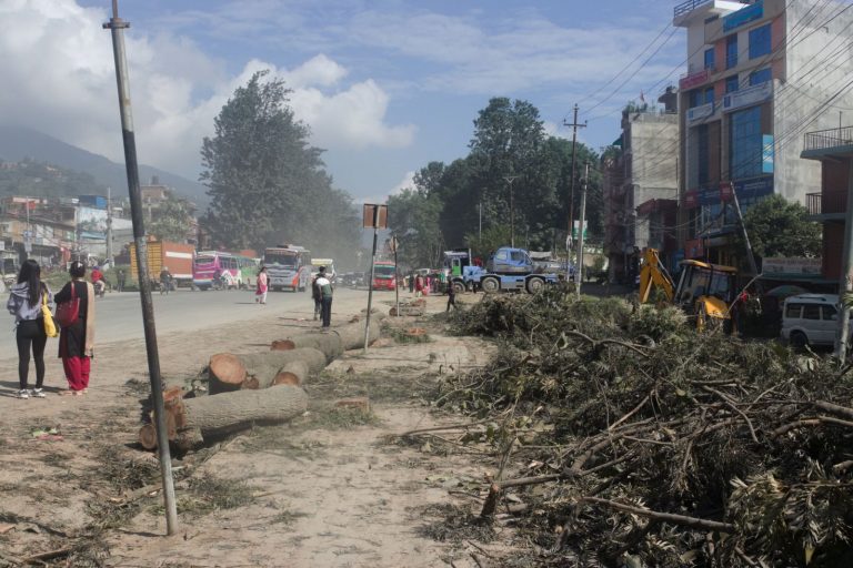 रिङरोड विस्तारः कलंकीदेखि महाराजगञ्जसम्म मापदण्डभित्र पर्ने संचरना भत्काउन १५ दिनको ‘अल्टिमेटम’