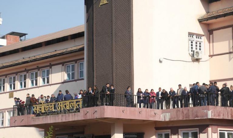 प्रधानन्यायाधीशका रुपमा एक दिन भए पनि सर्वोच्च फर्कने जबराको इच्छाले राजनीतिमा तरंग !