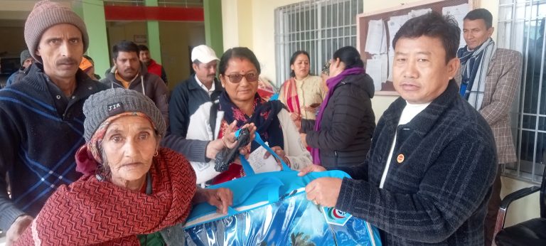 दोधारा चाँदनीको न्यानो कार्यक्रम : ८० जना विपन्न तथा असाहयलाई कम्वल वितरण