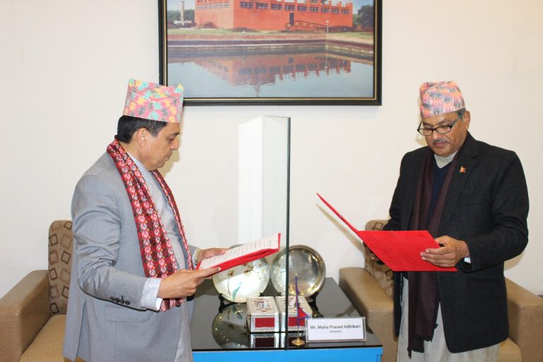 ग्लोबल आईएमई बैंकका नवनियुक्त अध्यक्ष चन्द्र ढकालले लिए सपथ