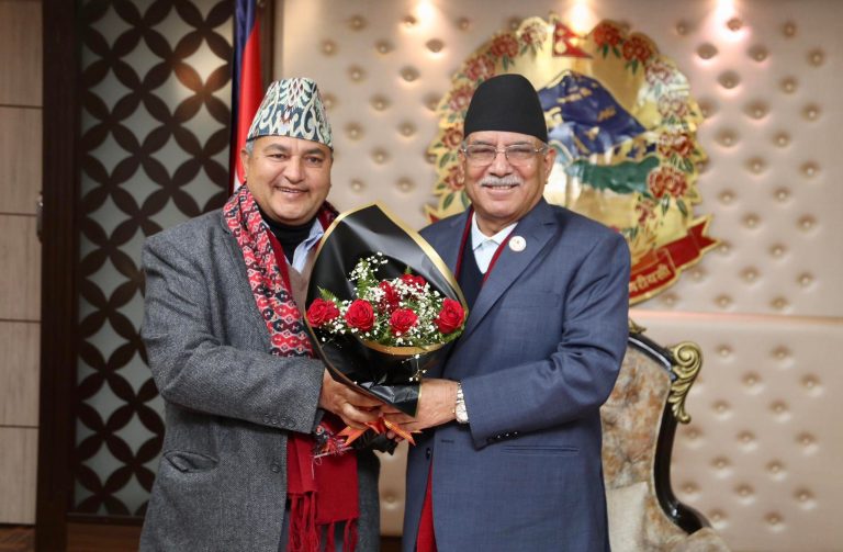 प्रधानमन्त्रीबाट बधाई थाप्न एकाबिहानै मुख्यमन्त्री जम्मकट्टेल बालुवाटारमा