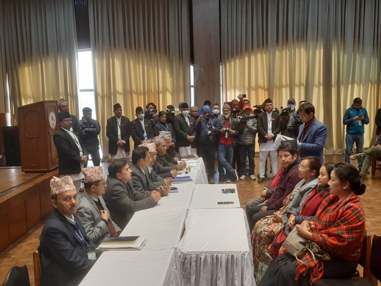 कांग्रेसबाट सभामुखमा ईश्वरीको उम्मेदवारी, समर्थकमा प्रकाश ज्वाला