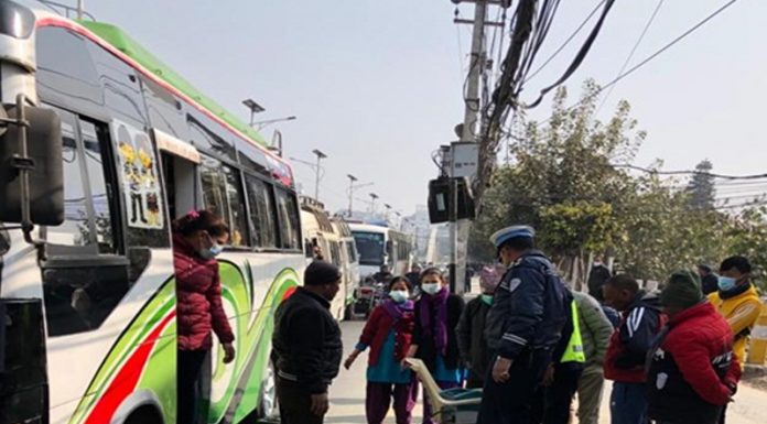 मापदण्डभन्दा बढी धुवाँ फाल्ने २७ वटा सवारी साधन कारबाहीमा