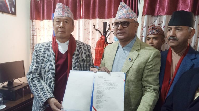 प्रदेश १ को मुख्यमन्त्रीमा एमालेका हिक्मत कार्कीको दाबी पेश, ६० सांसदको समर्थन