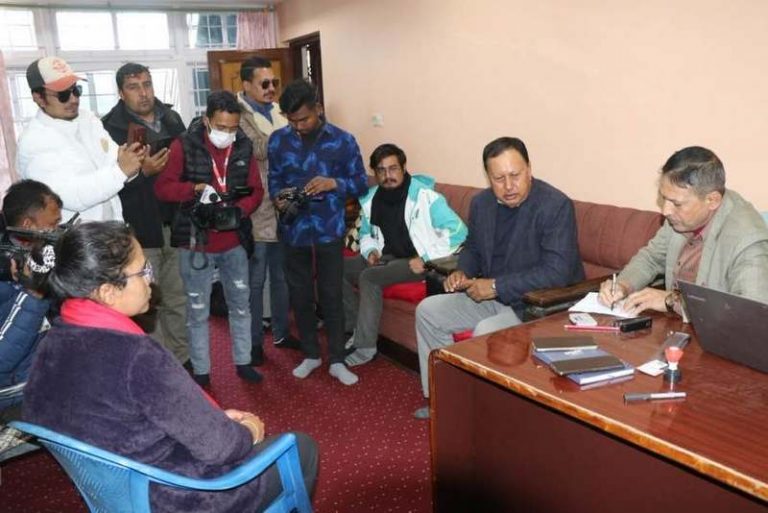 कांग्रेसका सांसद बस्नेतले लिए प्रेमप्रसाद आचार्यका छोरीहरूको पठनपाठनको जिम्मा