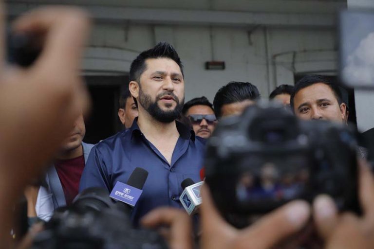 ‘पिर्के सलामी’ विवादमा परेपछि गृहमन्त्री लामिछानेले भने-‘प्रोटोकल भत्काउन सकिदैन्’