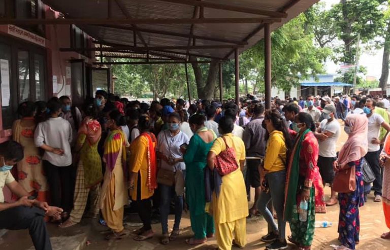 विचौलियाबाट हैरान त हुनुभएको छैन् ? यो नम्बरमा फोन गर्नुस्