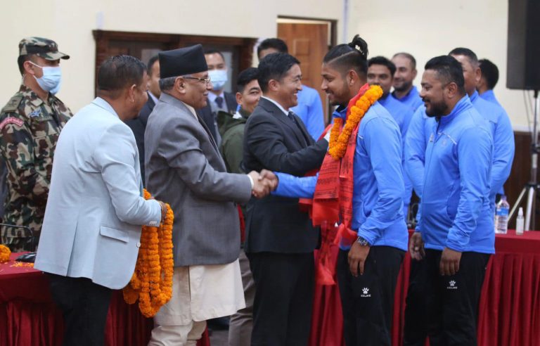 विजेता खेलाडीलाई प्रतिव्यक्ति दुईलाख पुरस्कार दिने प्रधानमन्त्रीको घोषणा