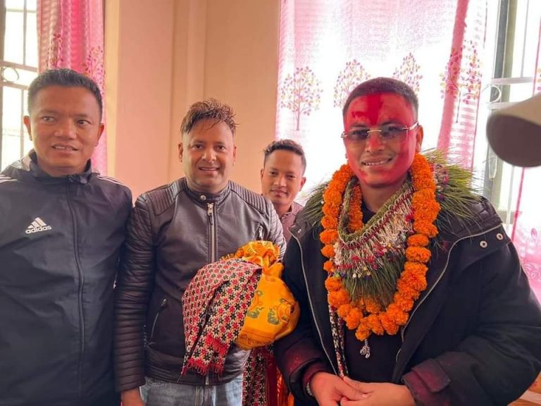 अभिनेता पल शाह रिहा, कारागारबाहिर समर्थकको भीड