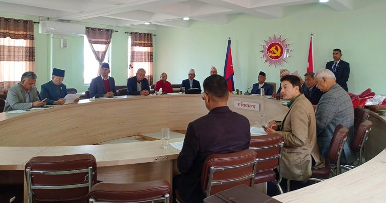 सरकारबाट बाहिरियो एमाले, समर्थन पनि फिर्ता