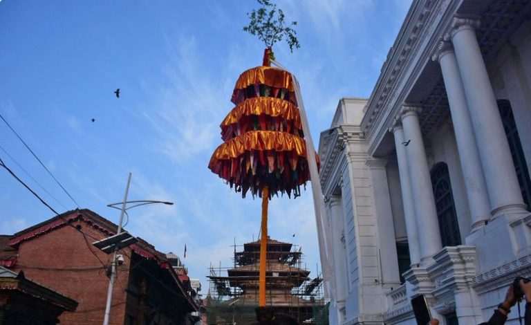 शुरू भयो फागु पर्व, वसन्तपुरमा ठड्याइयो चीर