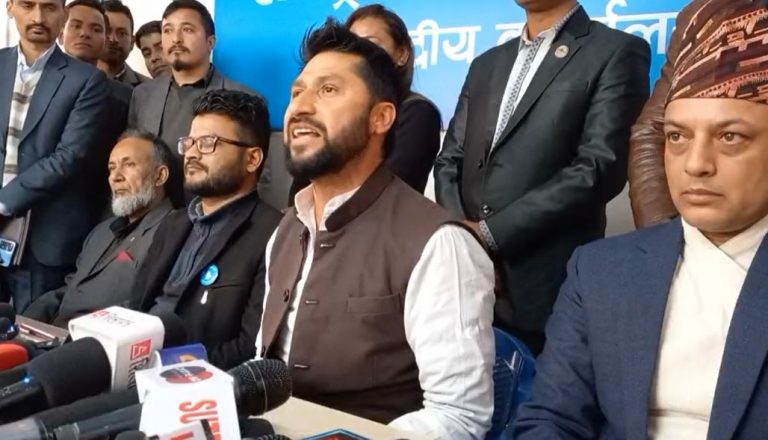 रविको आक्रोश-‘मिडिया मालिक र सम्पादक देश चलाउने भए चुनाव लड्न आउनूस’