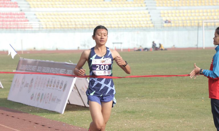 गोल्डेन एथलेटिक्स मिट: सन्तोषी श्रेष्ठलाई ५ हजार मिटर दौडमा स्वर्ण