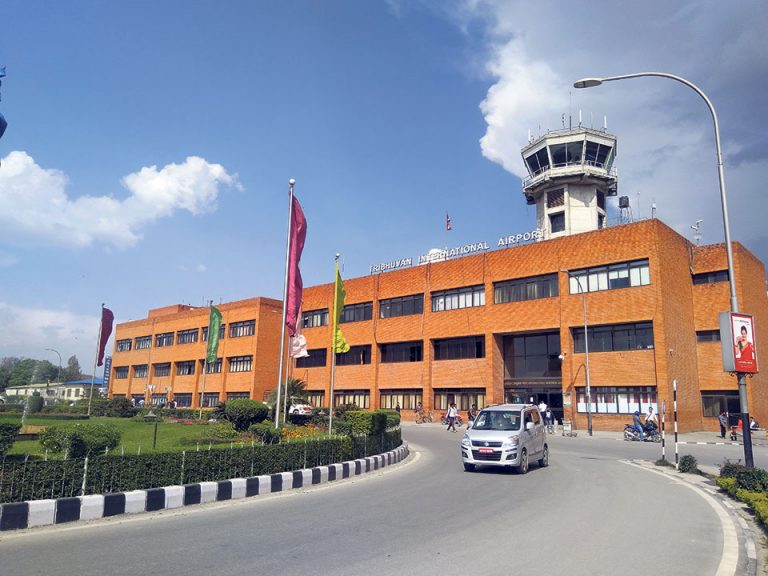 अमेरिकाबाट फर्काइएकालाई  लगाइयो परिवारको जिम्मा