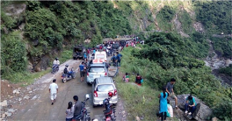 सिद्धार्थ राजमार्ग आजदेखि दैनिक ८ घण्टा बन्द