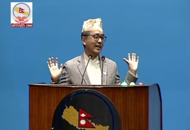 लिङ्देनले गरे प्रचण्डलाई गाउँका ड्राइभरसँग तुलना