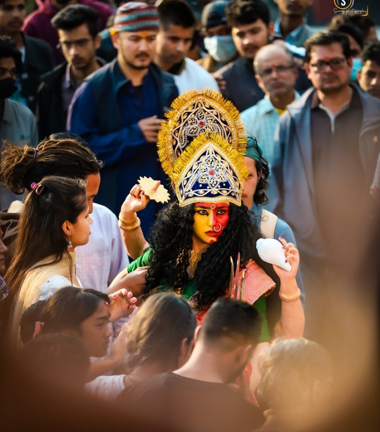 दुर्गा भवानी अवतार देखिइन् स्वस्तिमा खड्का