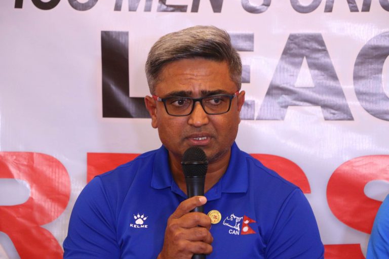 मोन्टीको पारिश्रमिक प्रतिमहिना १२ हजार डलर