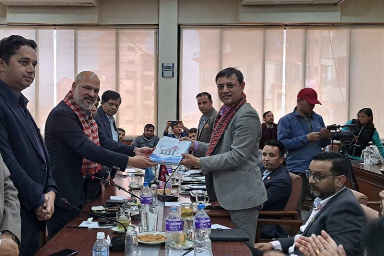 ‘अर्थतन्त्रको बाह्य अवस्थामा सुधार देखिएपनि आन्तरिक अवस्था चिन्ताजनक’