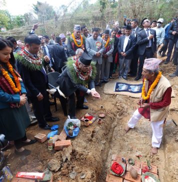 प्रधानमन्त्री प्रचण्डले शिलान्यास गरे पन्थहिटी-कटहरे-साहिलटार सडक (फोटोफिचर)