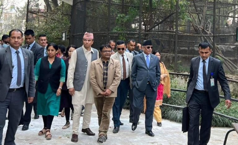 ३० वर्षपछि चिडियाखाना पुगे’प्रचण्ड’