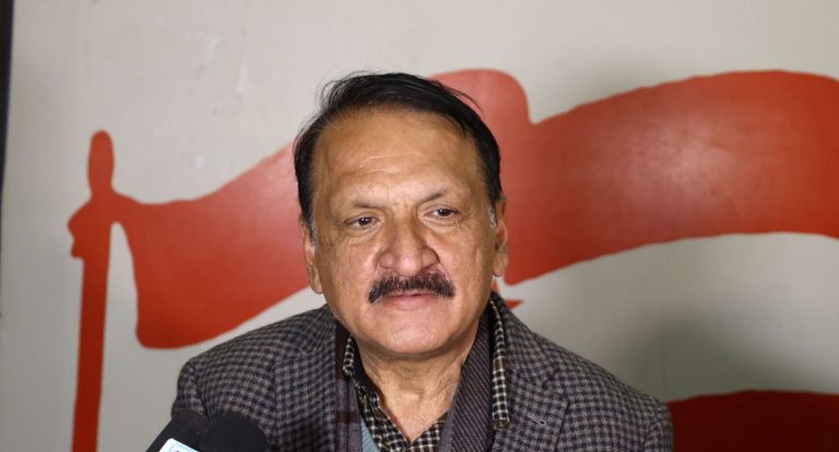 अर्थशास्त्रमा ‘पीएचडी’ गरेका डा. प्रकाशशरणको हातमा अर्थतन्त्रको ‘स्टेरिङ’