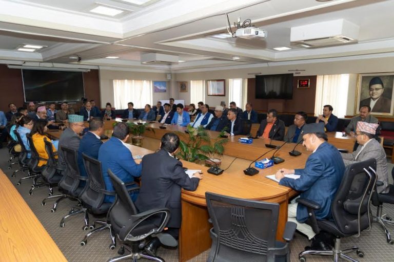 महासंघका नवनिर्वाचित पदाधिकारीलाई अर्थमन्त्री डा. महतको बधाई