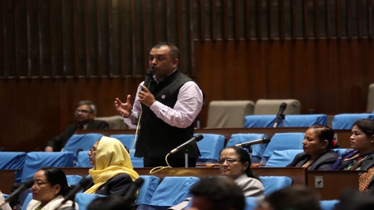 प्रधानमन्त्रीलाई गगन थापाको आग्रह- ‘बालेन शाहसँग तत्काल वार्ता गरेर जायज माग पूरा गरियोस्’