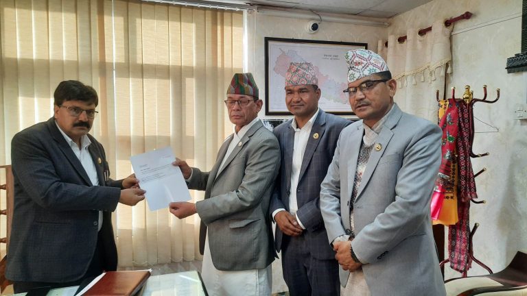 कर्णालीबाट बाहिरियो एमाले,मन्त्रीहरुले बुझाए राजीनामा