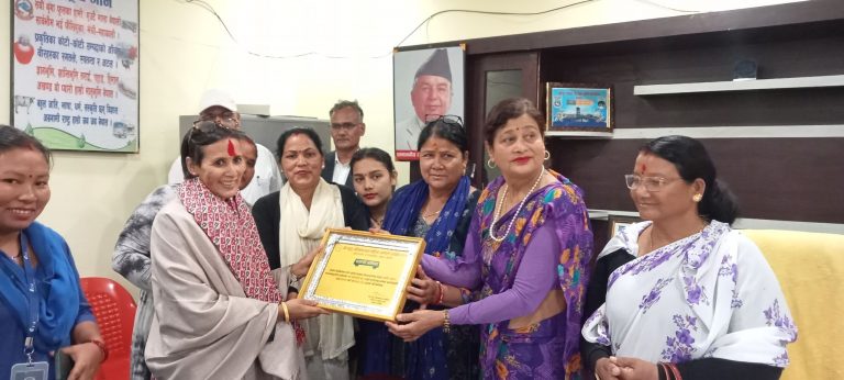 माईती नेपाल कञ्चनपुरकी संयोजक भट्ट सम्मानित