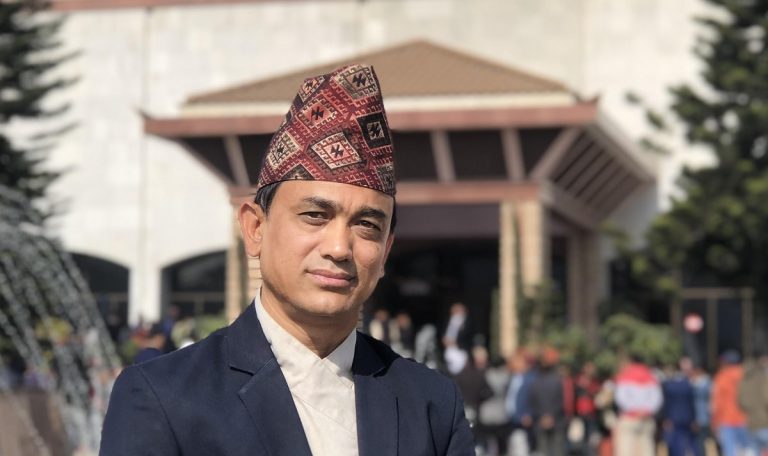 ढाका श्रेष्ठ रास्वपाबाट निष्कासित, विन्दबासिनीलाई सांसद बनाउने